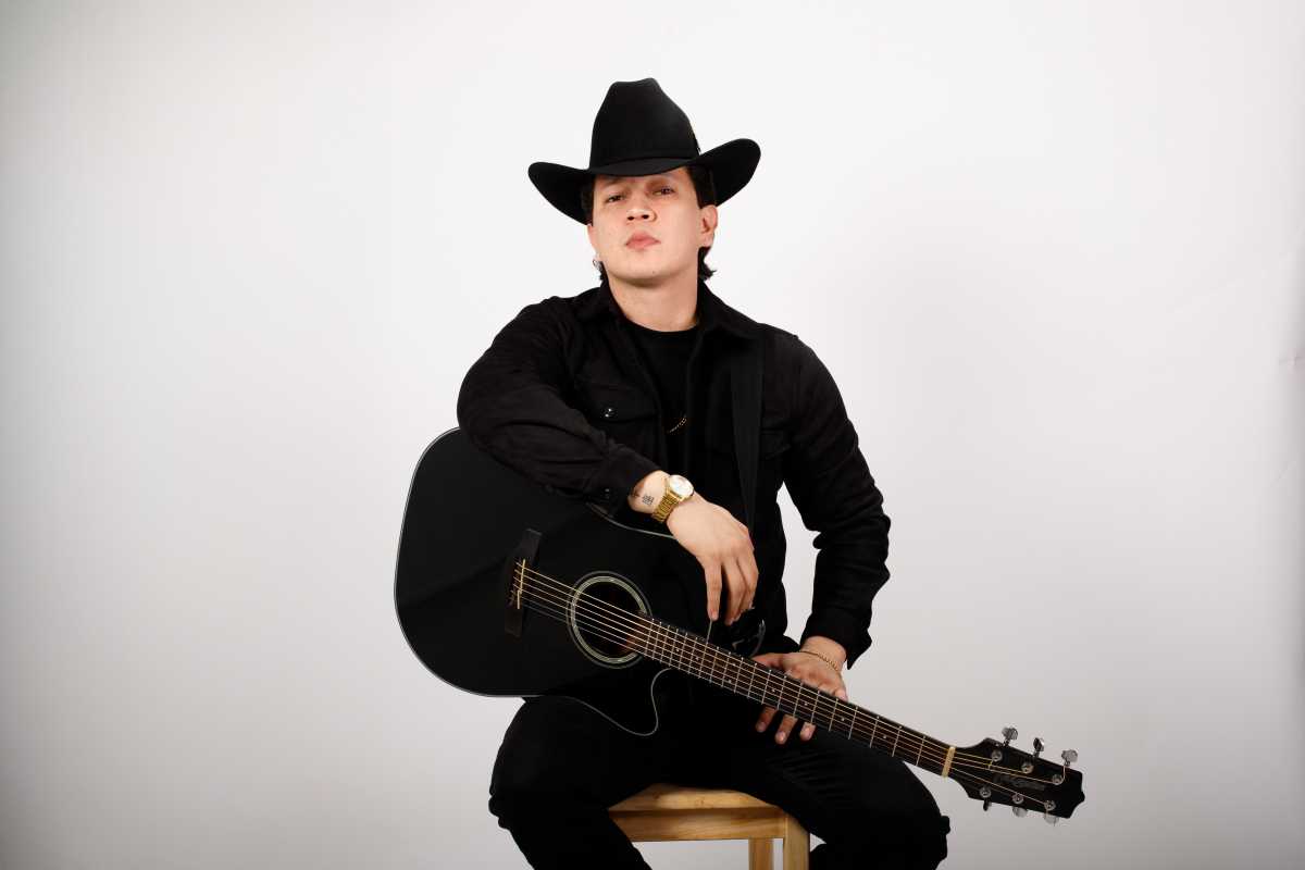 Ricardo Murillo, the new voice of the Mexican regional conquest with a new single nothing serious