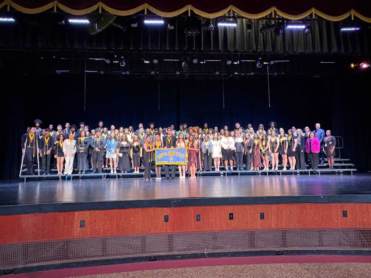 Freeport National Society recognizes last year students