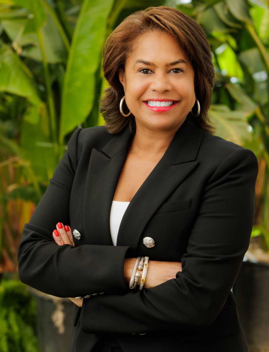 Julie Coker leads a tourism in New York that puts the Latin community in the foreground