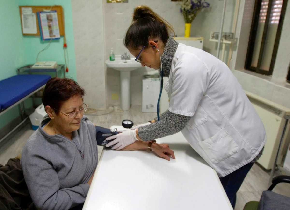 Tips to help save more medical care costs in 2025