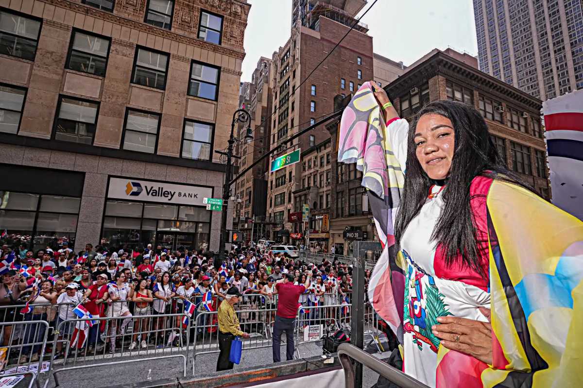 Midtown vibrated with rhythm and color in the National Dominican parade - Look at the photos!