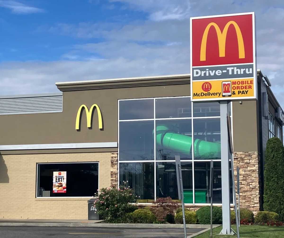 ICE arrest Venezuela, McDonald's manager, after presenting an immigration control in Bethpage