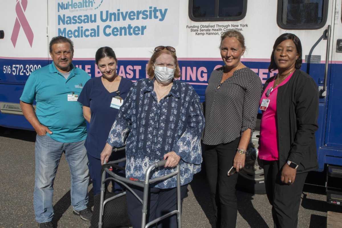 They organize breast cancer detection tests in Glen Cove and Port Washington