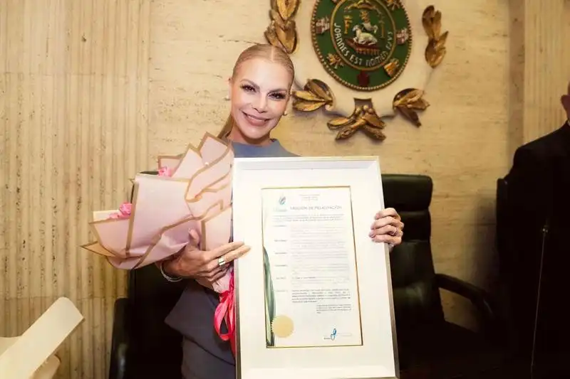 Olga Tañón lights up Puerto Rico: the House of Representatives pays tribute to the 'Woman of Fire'