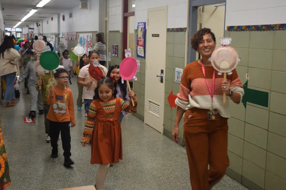 Northeast and Northwest Elementary Schools Hold Thanksgiving Parade