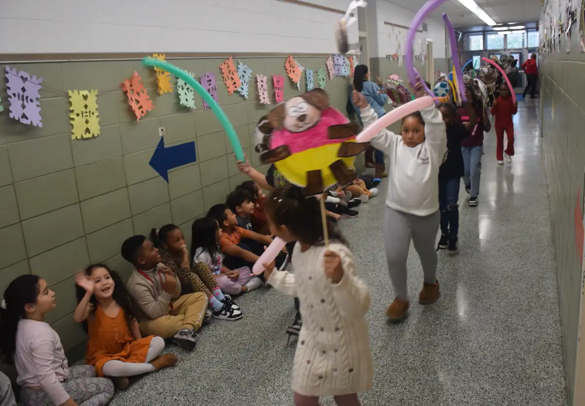 Northeast and Northwest Elementary Schools Hold Thanksgiving Parade