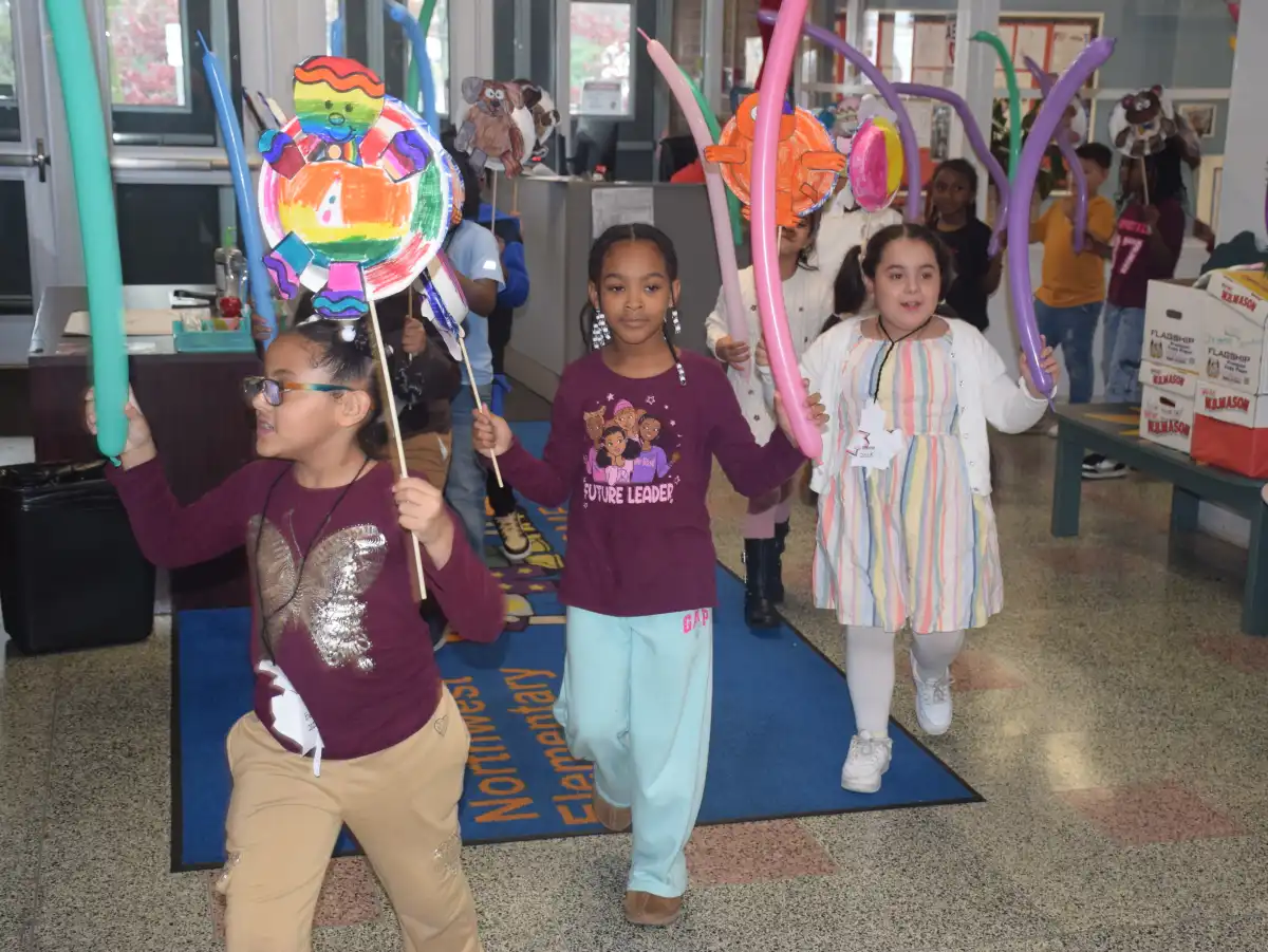 Northeast and Northwest Elementary Schools Hold Thanksgiving Parade