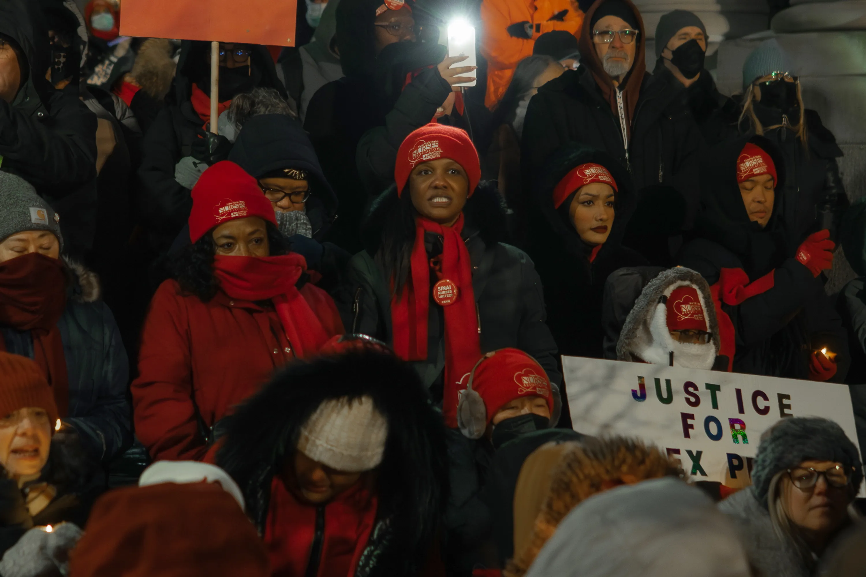 Vigil in NY in memory of nurse Alex Pretti, shot by immigration agents
