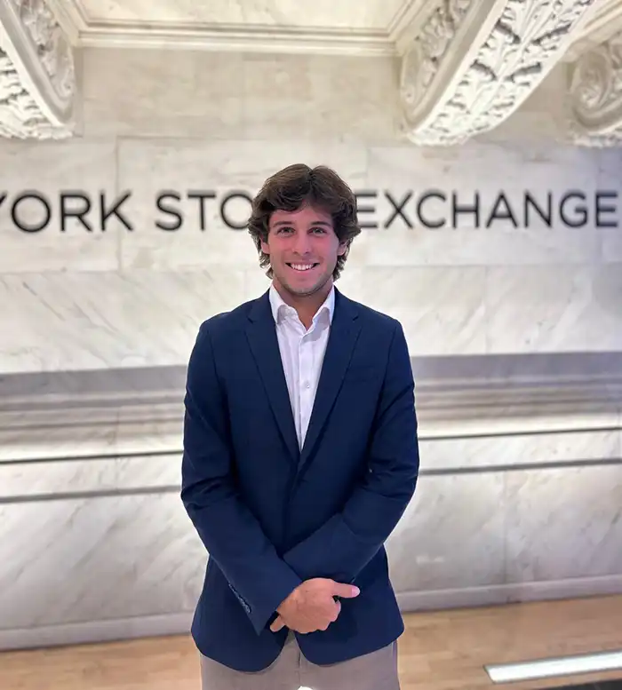 Fundación Hispanoamericana invites the Chocolatada Peruana/Colombiana in Freeport and Brentwood to finance student scholarships