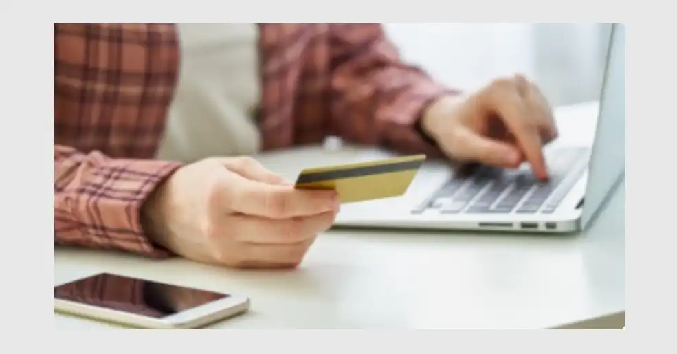 Tips for doing Christmas shopping responsibly and avoiding financial traps