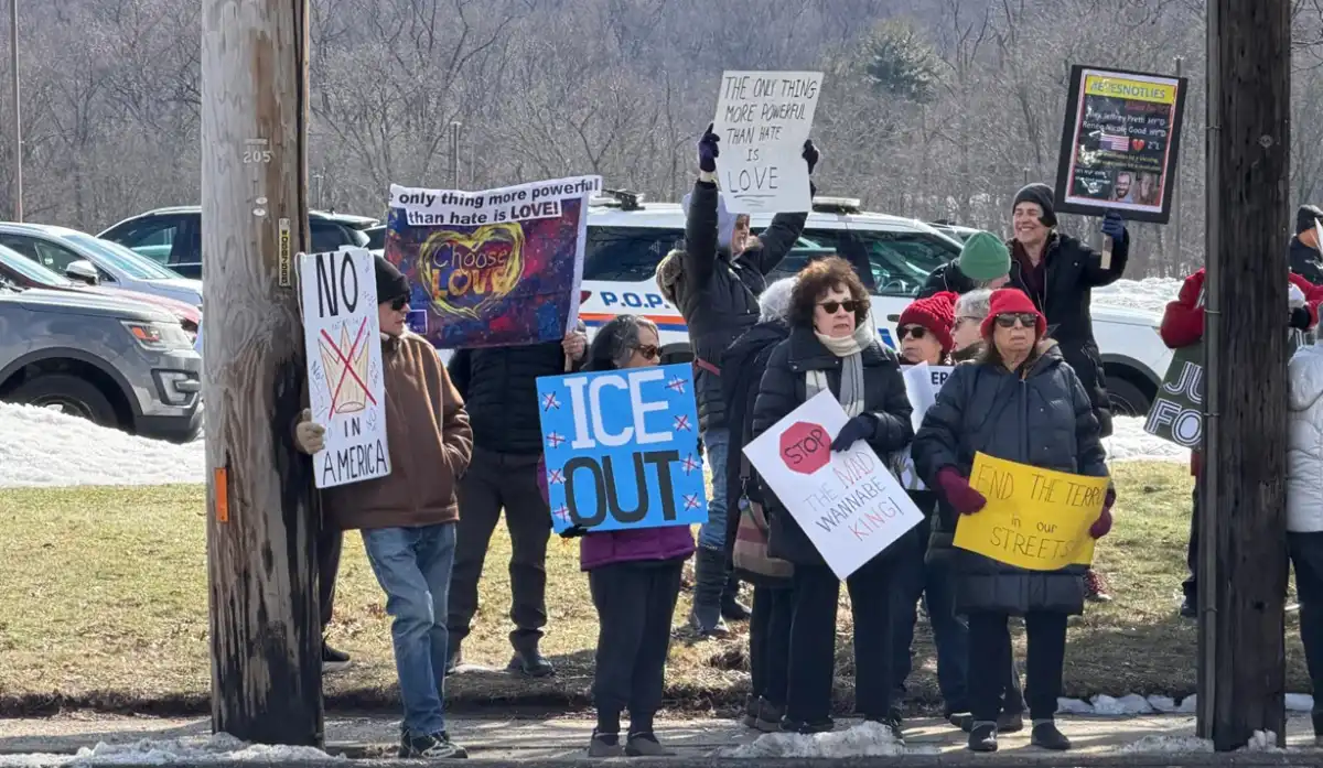 Democrats protest to dismantle ICE in Nassau County