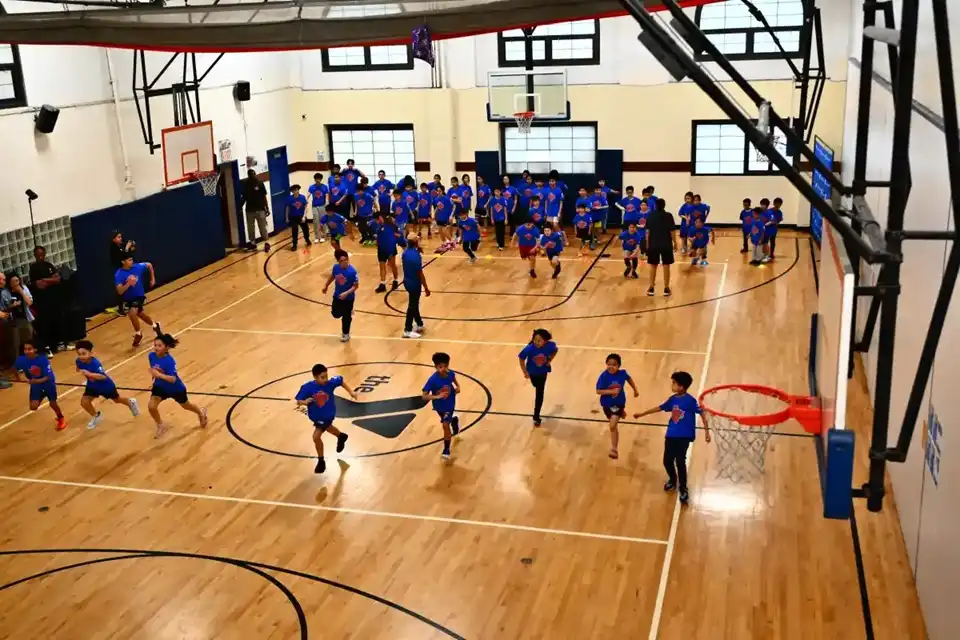 NY Knicks and Flushing YMCA host successful youth basketball clinic in Queens