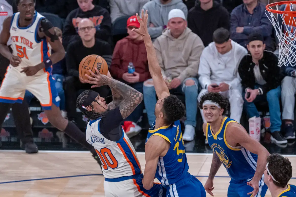 NY Knicks come back from 21 points and beat Warriors in Madison Square Garden