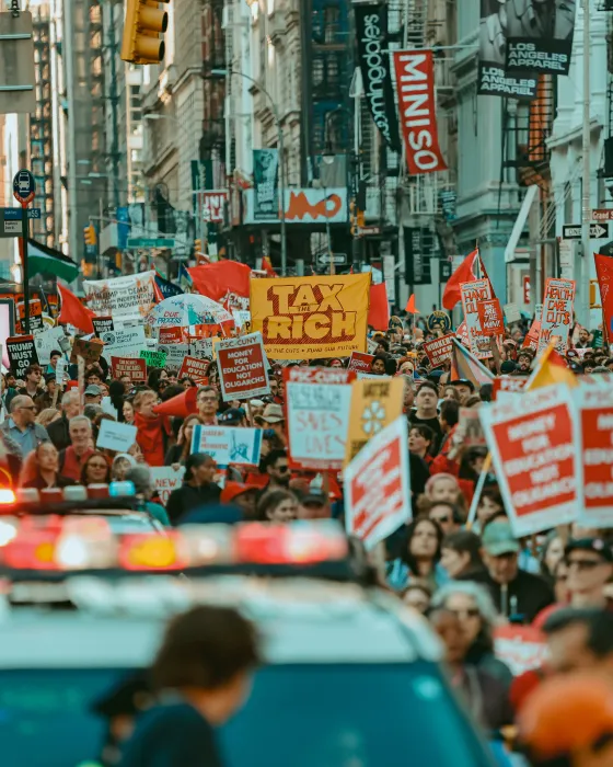 Thousands of immigrant workers protest against ICE attacks and Trump's war