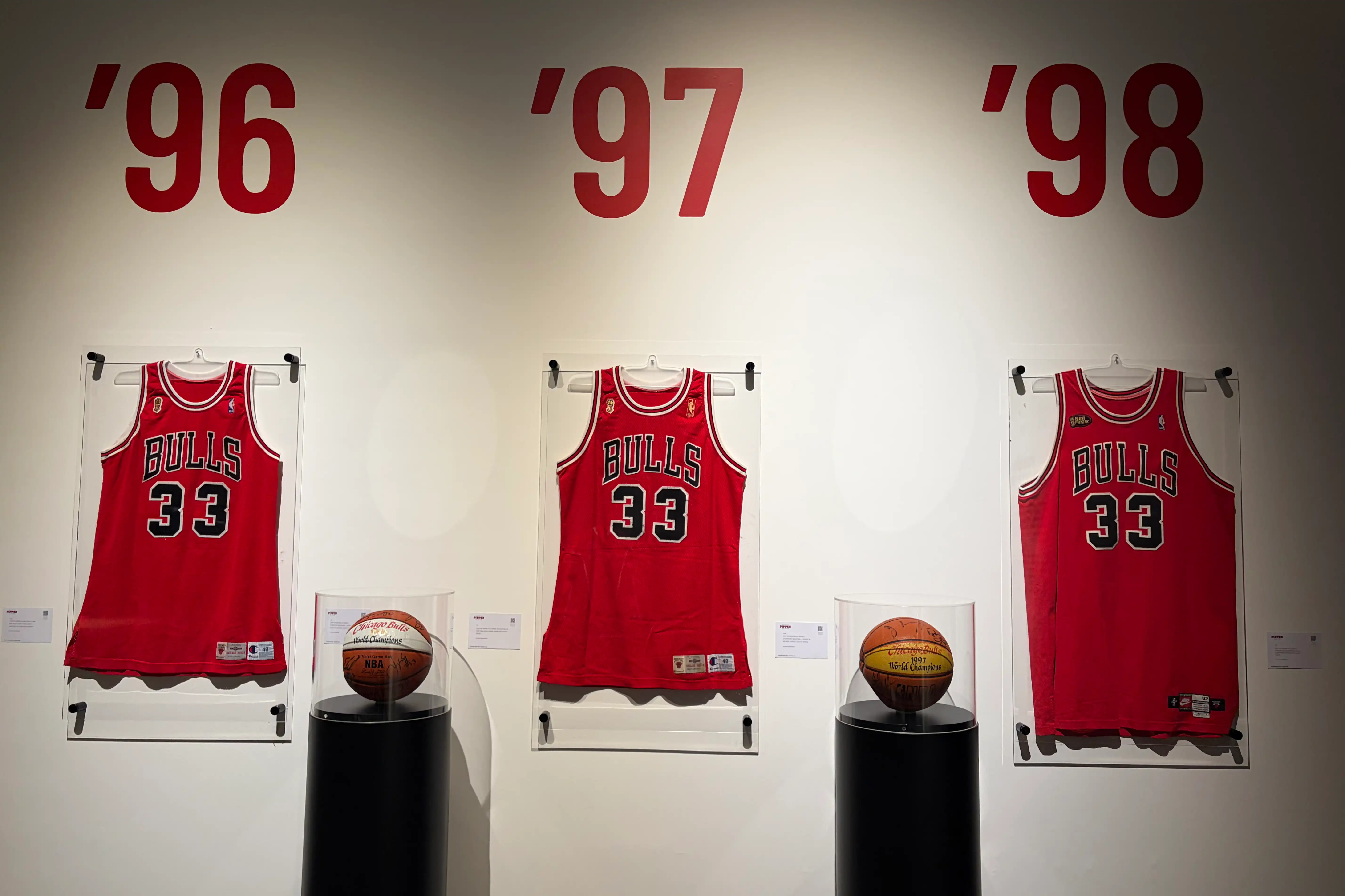 Memories of the basketball 'Dream Team' from the 1992 Barcelona Olympics are auctioned