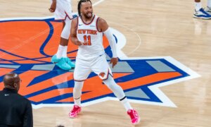 The NY Knicks overwhelm the 76ers in the first round of the Eastern semifinals