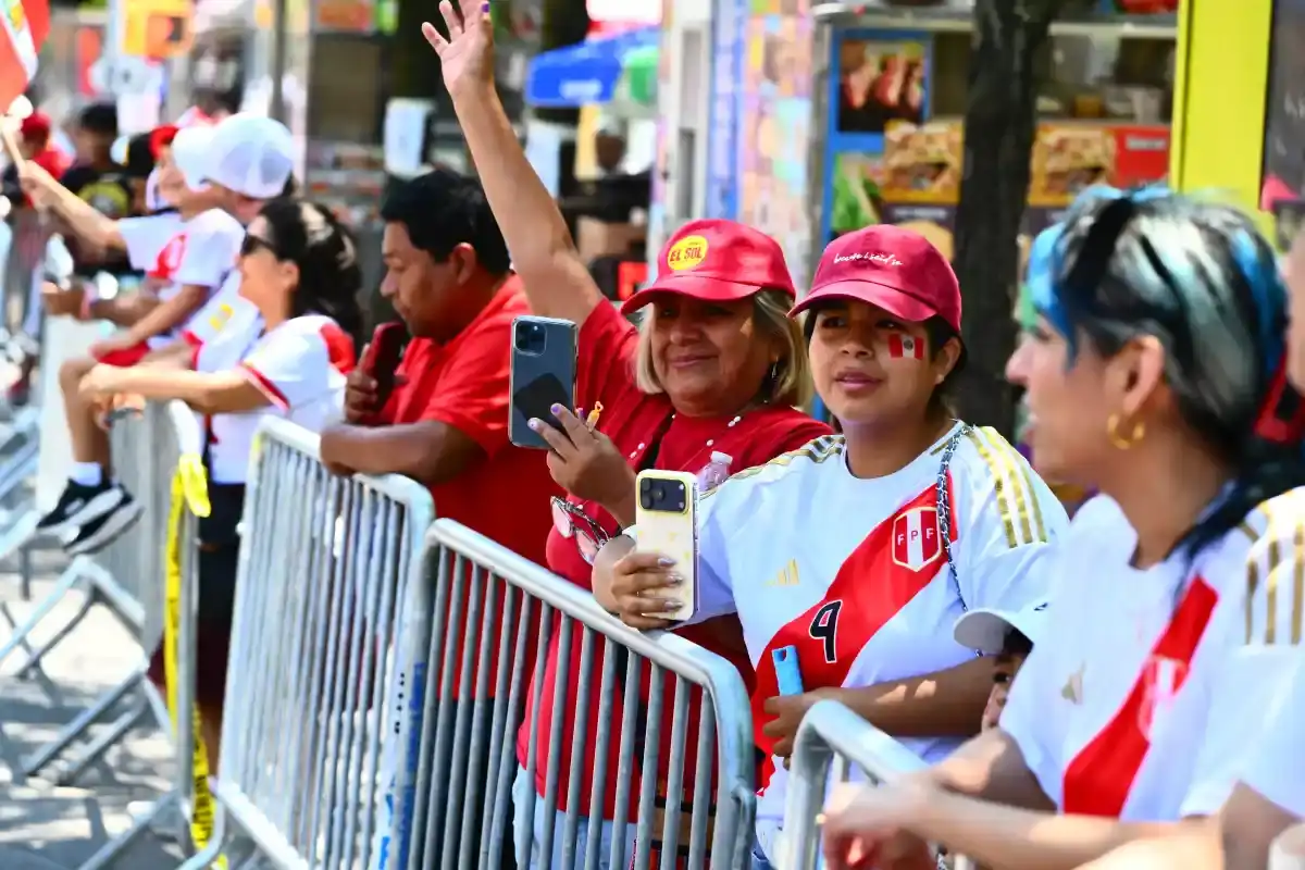 This is how the International Peruvian Parade was experienced in Jackson Heights: see our photo gallery