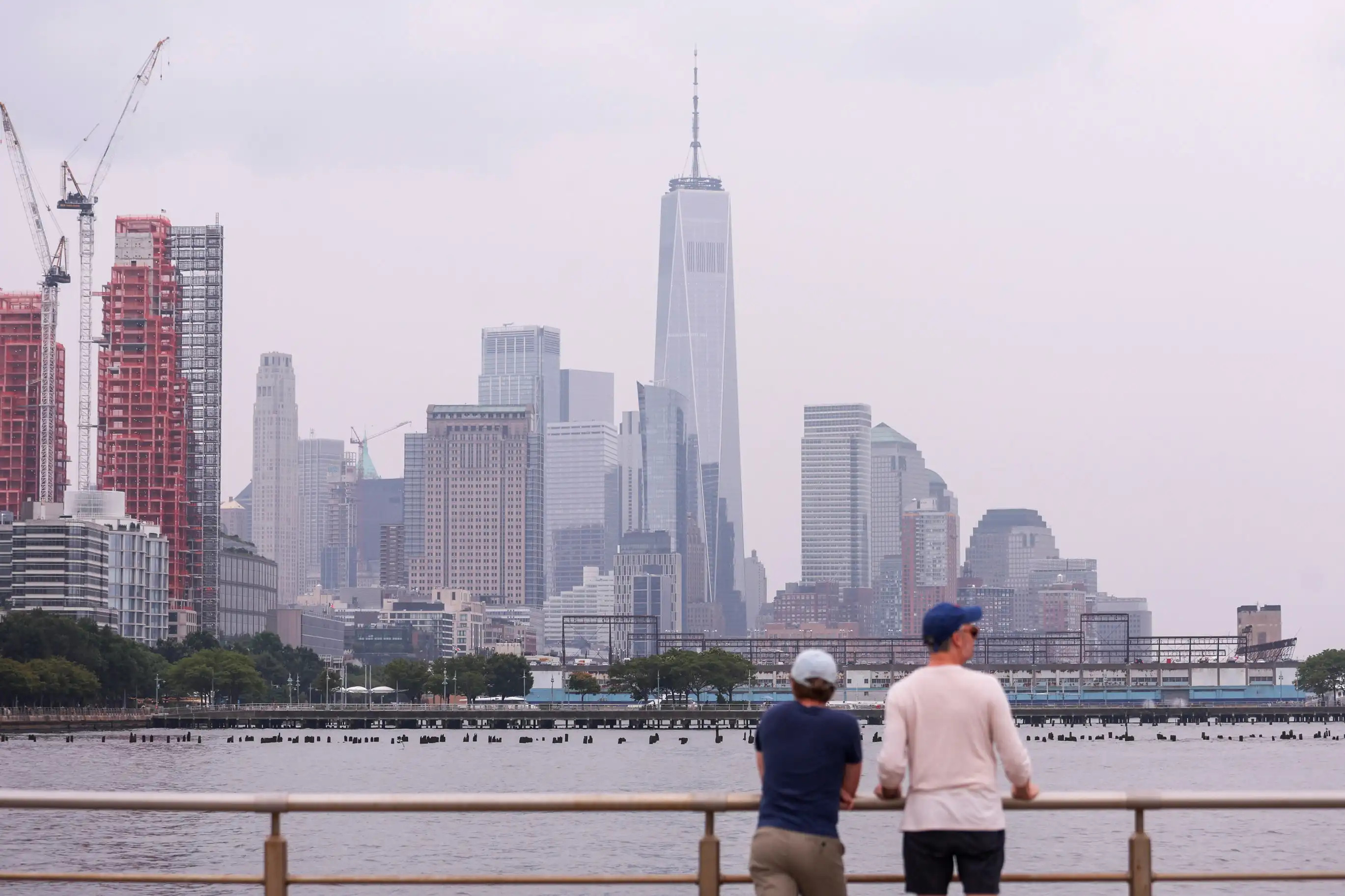 Smoke and poor air quality persist in New York due to fires in Canada
