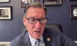 Congressman Suozzi advocates maintaining TPS for Salvadorans in the US