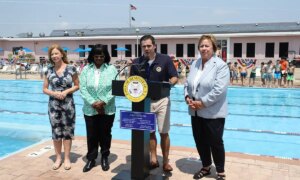 Heat wave: Hempstead opens cooling centers and extends beach and pool hours