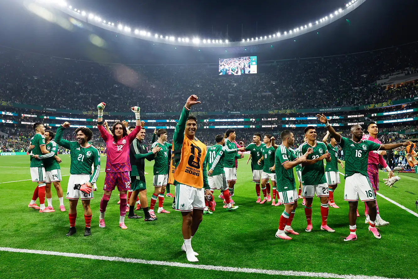 Beautiful and beloved Mexico qualifies with authority for the round of 16 of the World Cup