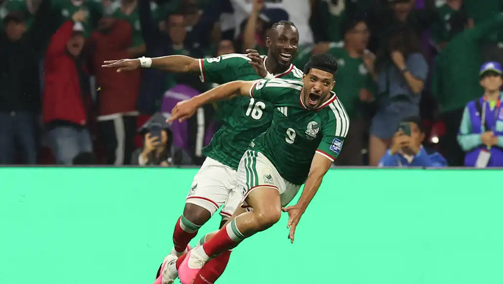 Beautiful and beloved Mexico qualifies with authority for the round of 16 of the World Cup