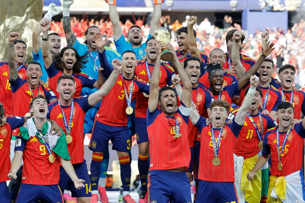 The owners of the ball! …Spain brilliant world champion