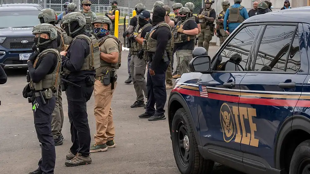 US congressmen and activists reject the purchase of electric gloves for ICE