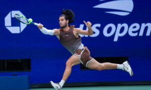 Alcaraz returns strongly and triumphs at the start of the US Open 2026 in Flushing