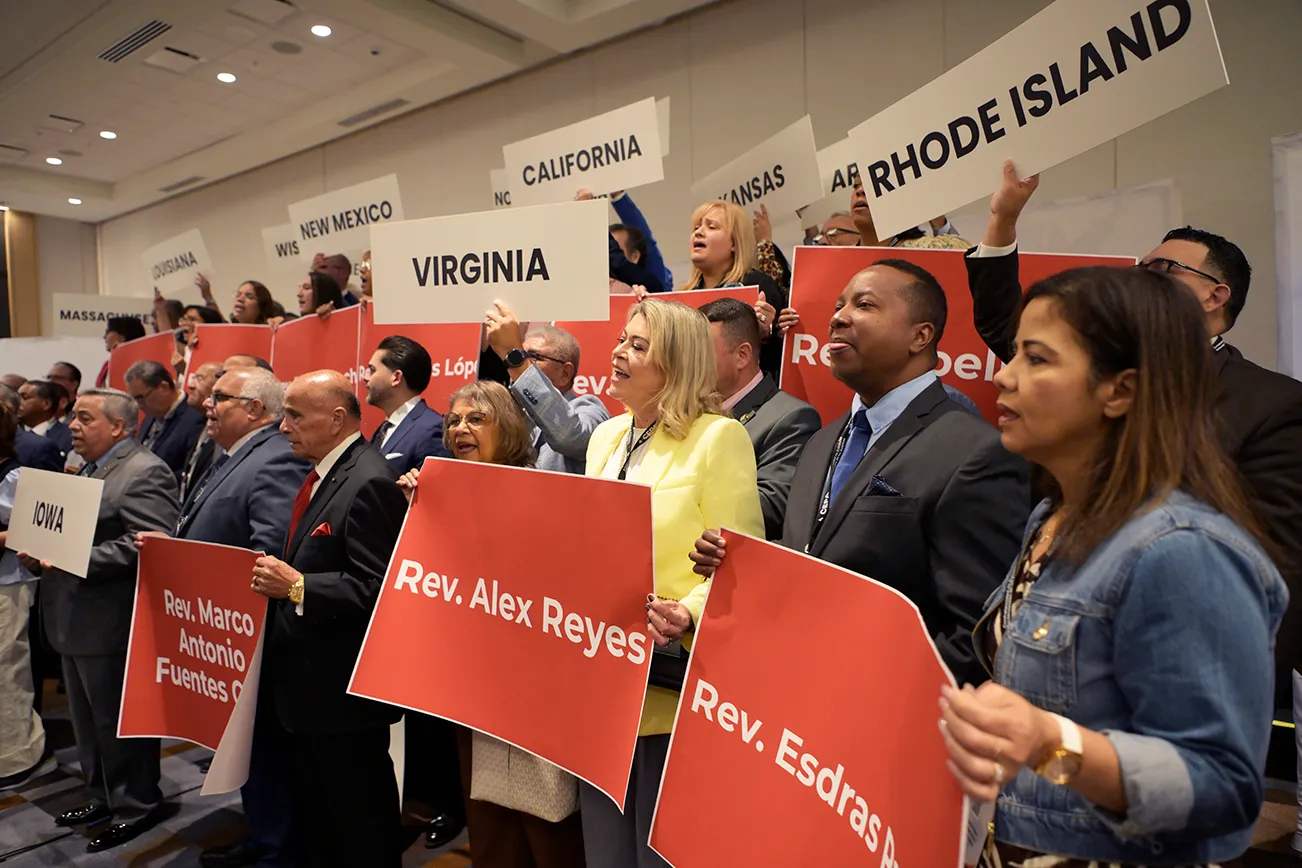 Religious leaders ask Trump to extend TPS for Salvadorans one day before its end