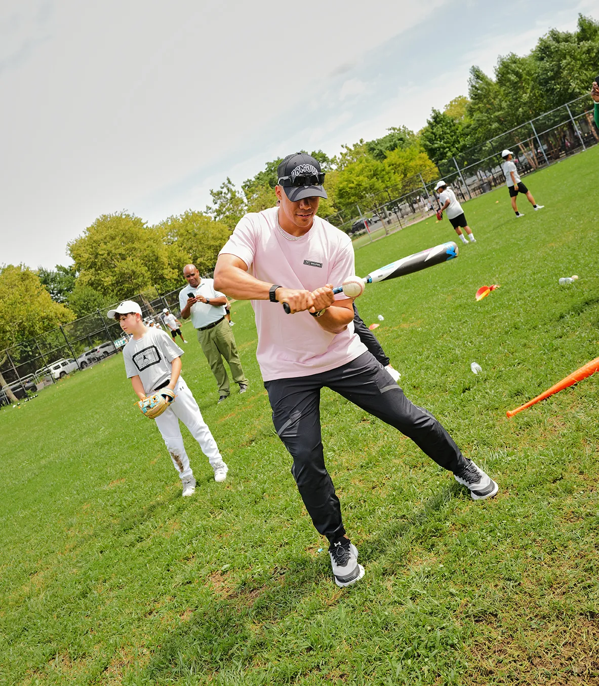 Juan Soto and Under Armor organize baseball clinic and present "La Fiera" in NYC