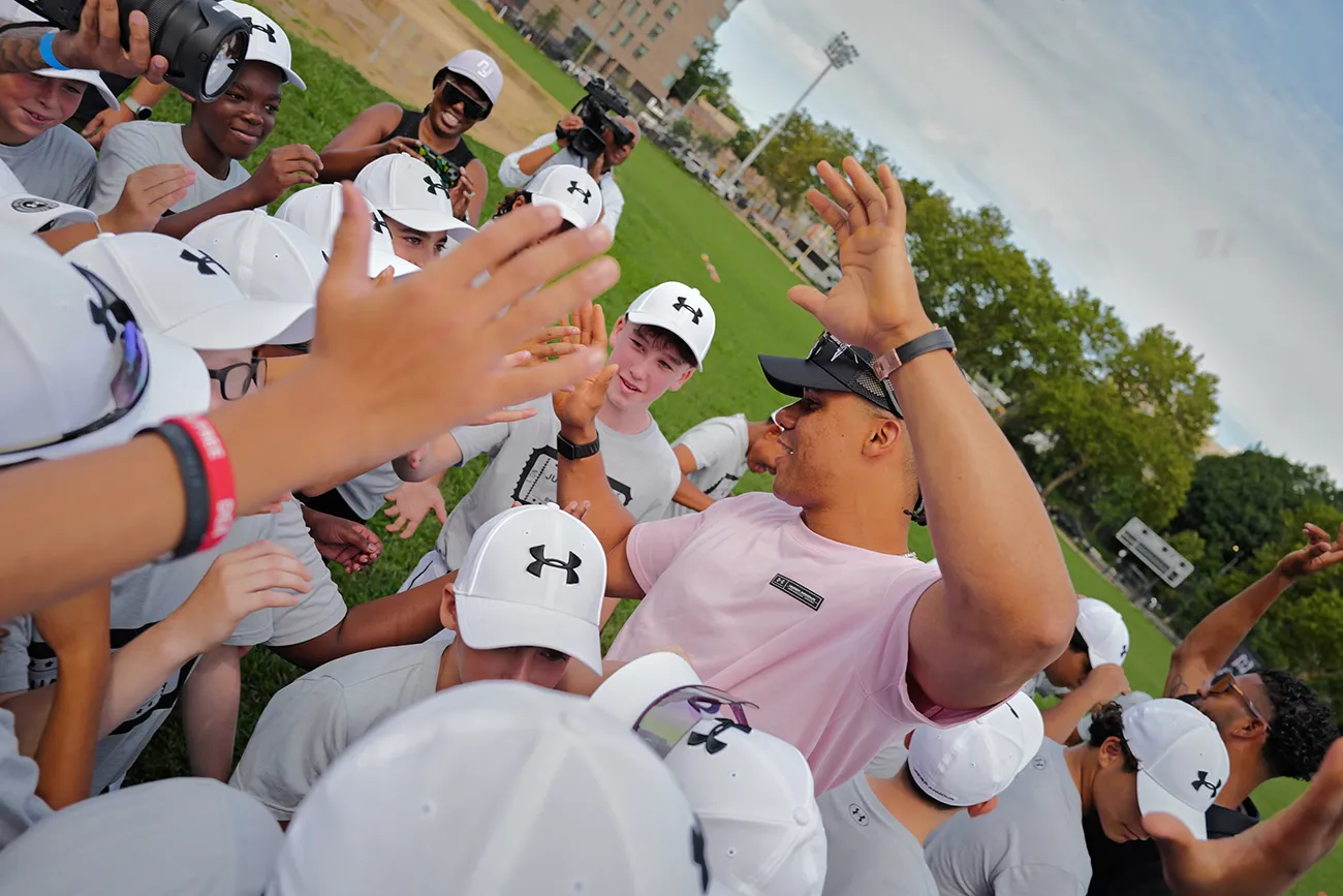 Juan Soto and Under Armor organize baseball clinic and present "La Fiera" in NYC