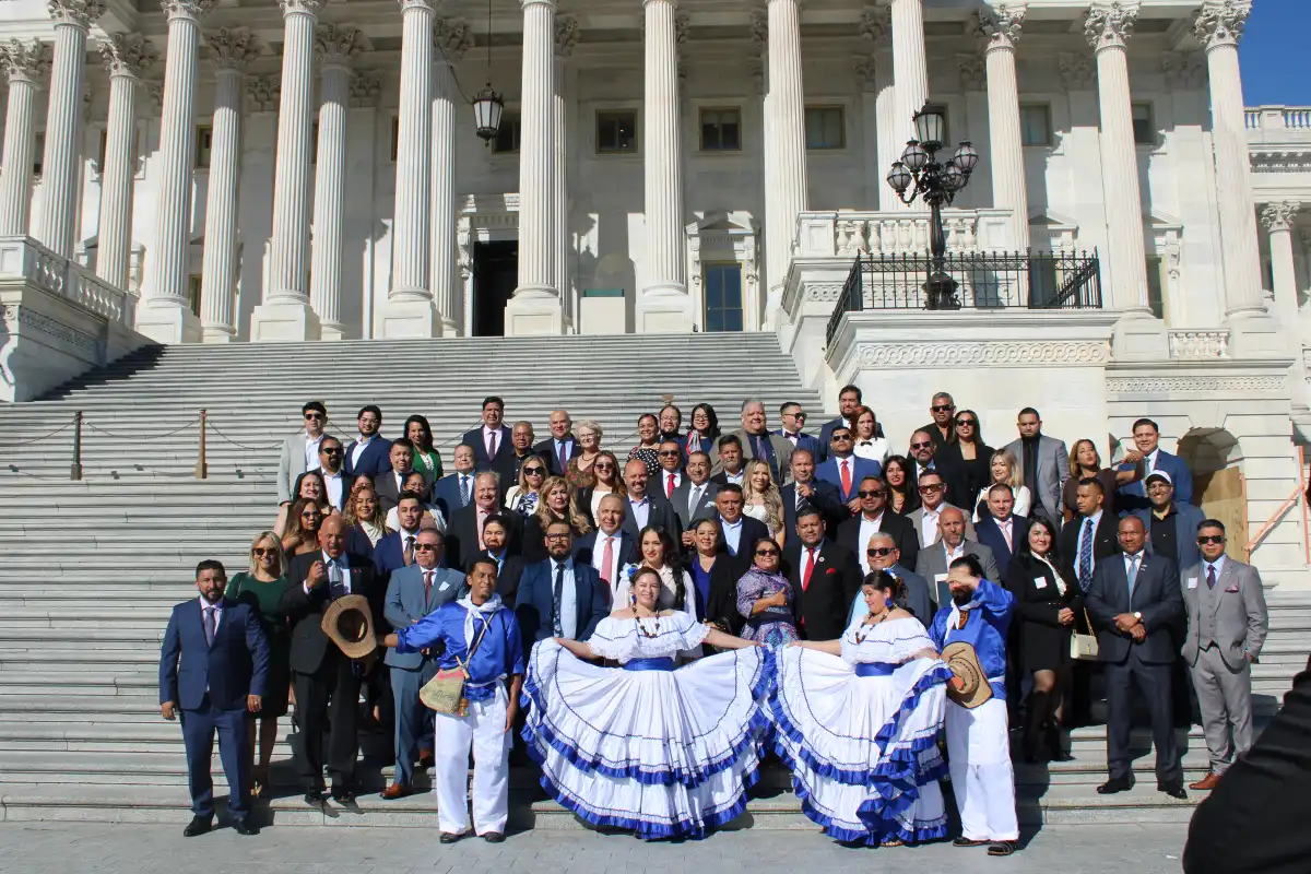 Salvadoran leaders commemorate Independence in Congress and advocate for a permanent solution to TPS