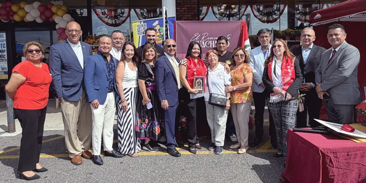 Grand opening of “El Rinconcito Huachano” restaurant in West Hempstead