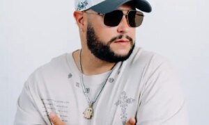 A little Spanish, a little English and a lot of rhythm: Jay Music presents “Mile Away”