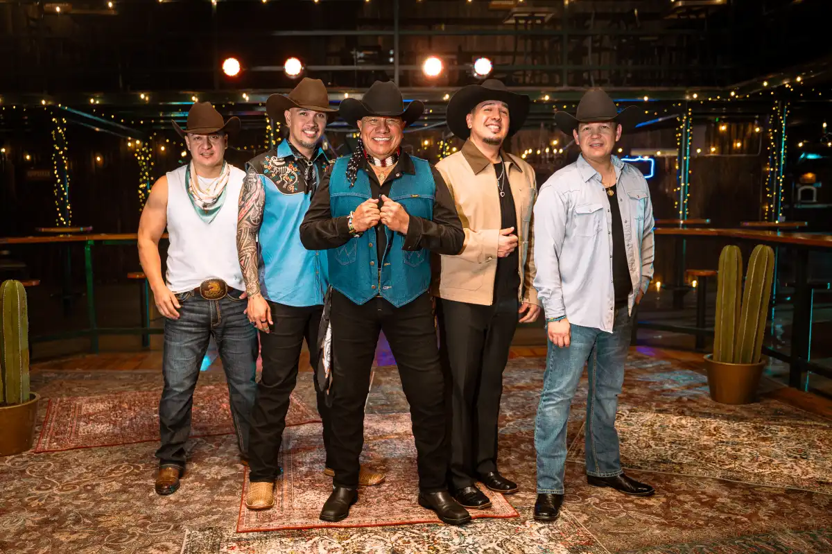 Bronco goes into “Love Mode” and bets on a new musical stage