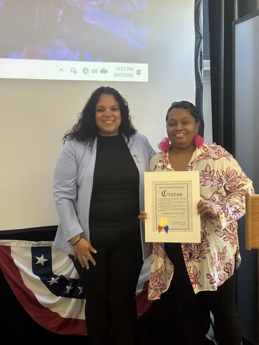 Legislator Nuñez joins Lynbrook Kiwanis Club at breast cancer event
