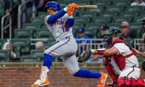 Puerto Rican Francisco Lindor wins the Roberto Clemente Prize 2026